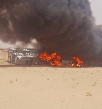 احتراق قاطرة على متنها 10 سيارات، في ثمود بمحافظة حضرموت