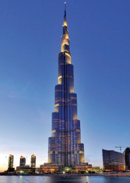 ليس من بينها برج خليفة.. برج الساعة في مكة يتصدر قائمة ناطحات السحاب الأغلى في العالم بتكلفة قياسية