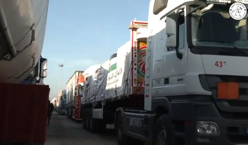 وصول أول قافلة مساعدات إماراتية إلى غزة.. 370 طن على متن 17 شاحنة