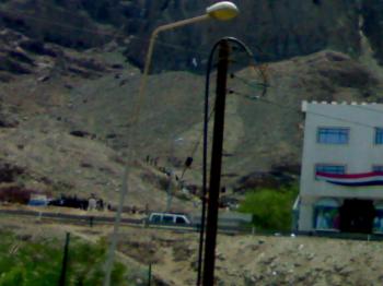 مركز اليمن يستنكر ماتعرض له ساكني حي لبوزة جبل ردفان
