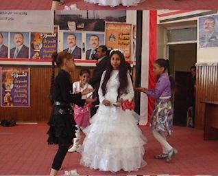 اتحاد نساء اليمن يختتم المرحلة الثانية من مشروع السن الأمن للزواج بمديريتي ثلا وريدة من محافظة عمران