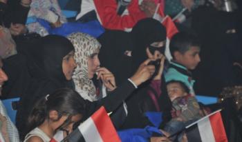 الجمهور النسائي يخطف الأضواء ببطولة اليمن للملاكمة ( صور ) 