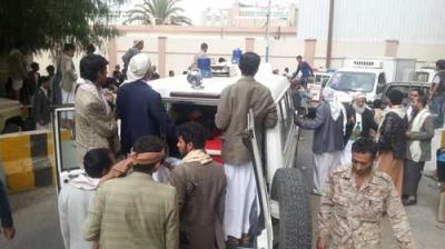 صور جديدة أثناء استقبال جثة الشهيد البطل العميد القشيبي (علي محسن بجوار وزير الدفاع) والاستقبال المهيب