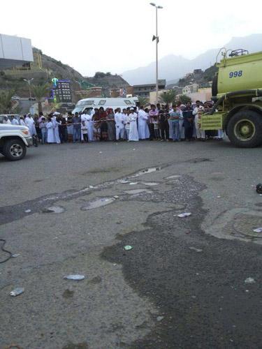 وفاة شاب يمني سقط في خزان محطة للوقود بالسعودية (صور)
