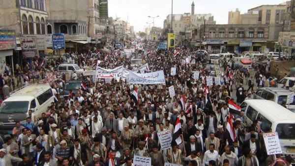 كرسي الزيدية يسقط أكذوبة الحوثي ... شاهد الصور لمئات الآلاف بمحافظة ذمار، ورسالة من الشعب للحوثي