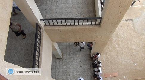 مصرع طفل في مديرية عبس إثر سقوطه من الدور الثالث بالمدرسة (صور)