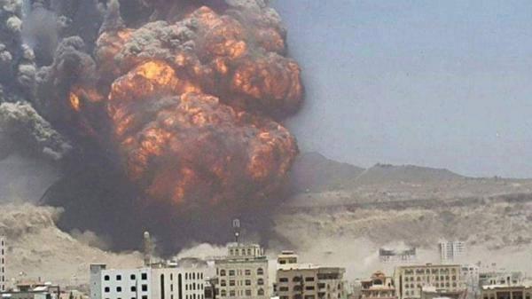 صور مروعة من صنعاء بعد قصف السعودية على عطان بصاروخ راح ضحيته اكثر من 300 قتيل وجريح (فيديو)