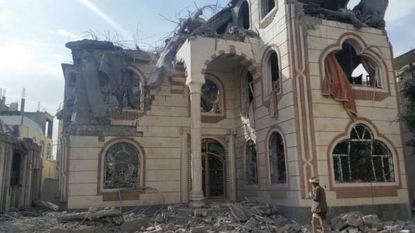 صور:منزل اللواء خالد العندولي قائد حرس اللواء الاحمر سابقا بعد قصفه من قبل طيران التحالف