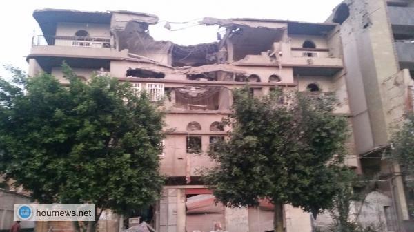 اخبار الساعة ينشر صورة العمارة التي استهدفها صاروخ للتحالف في شارع حدة أمام مطعم الخضراء