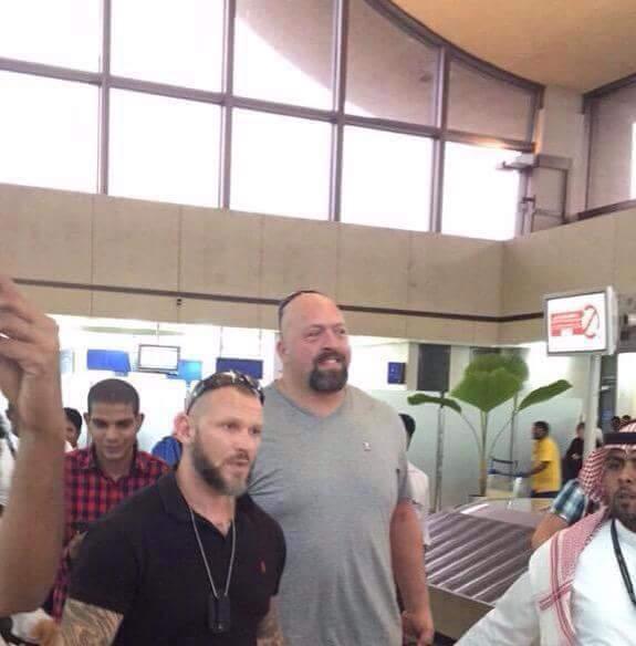 بالصور: وصول مصارعي "WWE" إلى جدة.. والعروض تبدأ مساء اليوم الخميس
