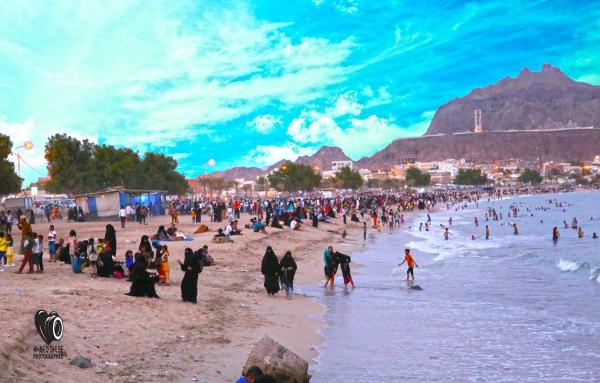 الهلال الإمارتي يقيم مهرجاناً بحري ويفتتح حديقة عامة في عدن جنوب اليمن‎