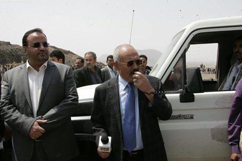 شاهد بالصور.. لأول مرة صالح الصماد إلى جانب الرئيس الاسبق صالح وبجوارهم طارق صالح..ماذا يفعلون؟