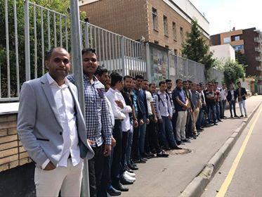 طلاب اليمن في موسكو يبدأون بالإعتصام مجددا للمطالبة بحقوقهم المالية (صور)
