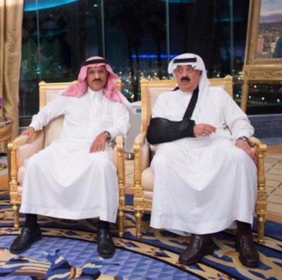 مصادر تكشف سبب إصابة الأمير متعب بن عبدالله في كتفه الأيمن