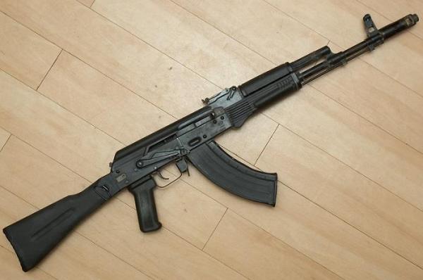 سلاح الرشاش AK-103 عيار 7.62×39