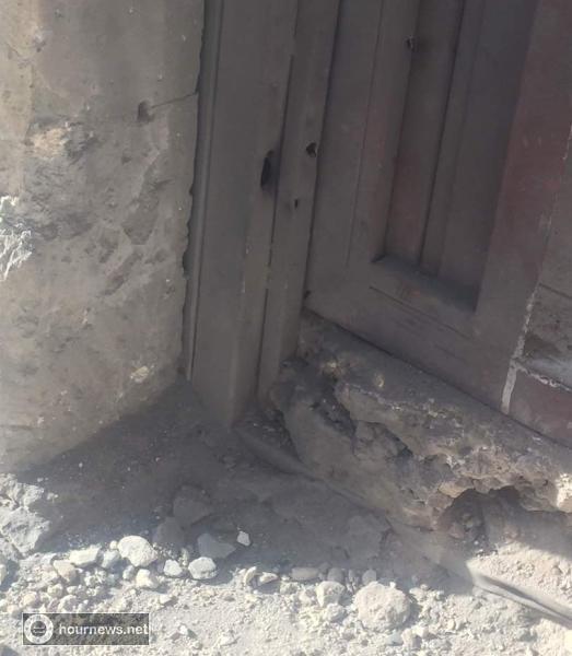 انفجار يهز منزل شيخ من إب وسط امانة العاصمة صنعاء (صور)