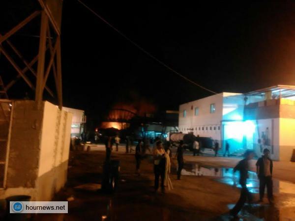 أخبار الساعة ينفرد بنشر الصور الأولية لحريق مصنع يماني بالحديدة والمصابين 