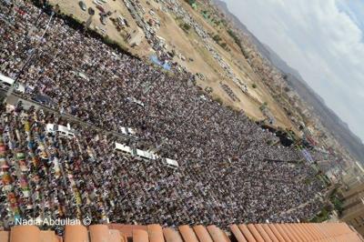 صور تظهر اكبر حشد لليمنيين في جمعة الاصطفاف الوطني ( تصور نادية عبدالله) 