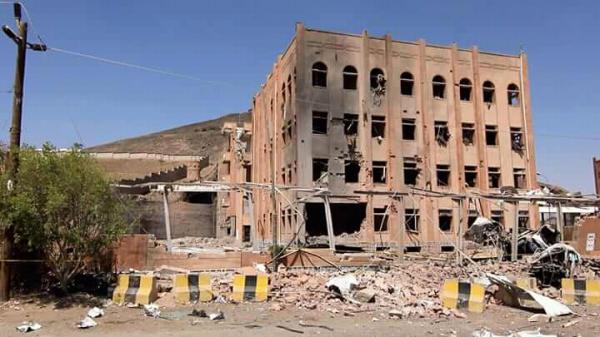 اليمن : شاهد بالصور مبنى الادلة الجنائية بصنعاء الذي استهدفة طيران التحالف وخلف اكثر من 41 بين قتيل وجريح