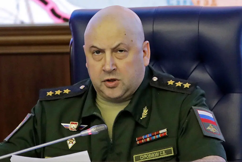 الجنرال الروسي سيرغي سوروفيكين المعروف بجنرال يوم القيامة يقرأ القرآن .. شاهد