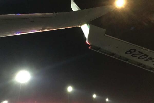 الكشف عن وقوع حادثة اصطدام بين طائرتين في مطار جدة (صور)