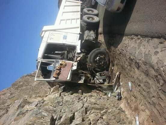 حادث مروري مروع في البيضاء يسفر عن مقتل 4 اشخاص.. صور