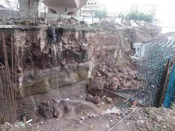تحذيرات من انهيار وشيك لجسر مذبح بالعاصمة صنعاء(صور)