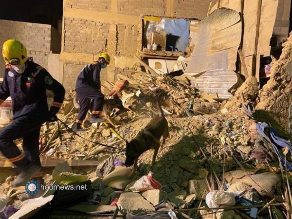 انهيار منزل في حي عتيقة بالرياض وسقوط 7 ضحايا (فيديو وصور)