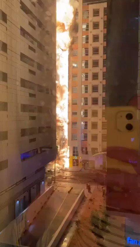 حريق مروع في منطقة المعمورة بإمارة أبوظبي (فيديو)