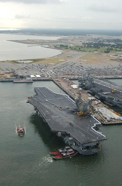 أكبر قاعدة بحرية في العالم تأسست في عام 1917 قـاعـدة نـورفـولـك Naval Station Norfolk