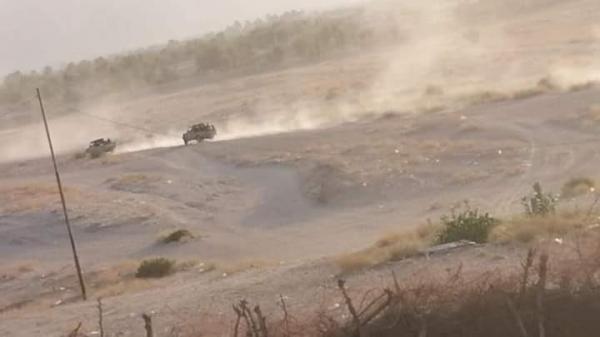 شاهد صور.. انسحاب قوات الحوثيين من بيحان بعد هجوم العمالقة العنيف عليهم !