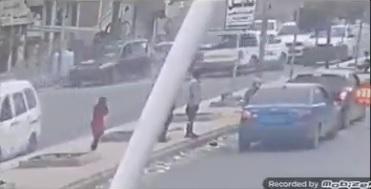 اغتيال مواطن بصنعاء امام زوجته (فيديو)
