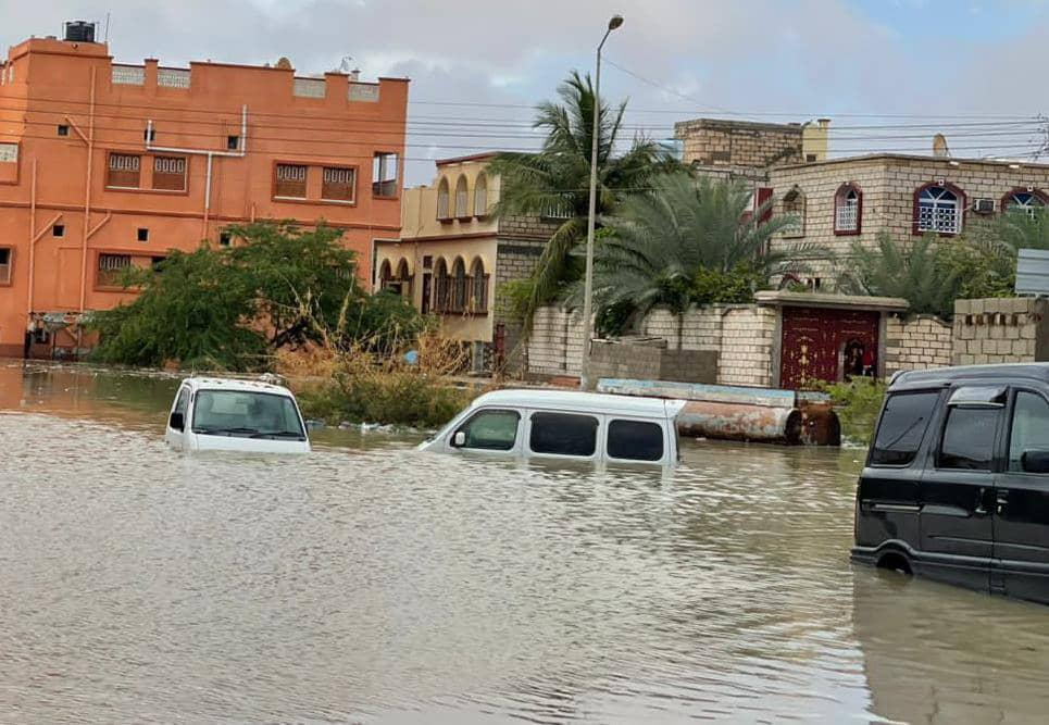 الأرصاد يتوقع أمطارا على معظم المحافظات اليمنية.. وتحذيرات من اضطراب البحر 