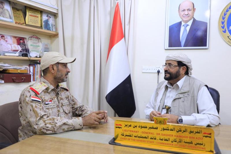 نجاة رئيس هيئة الأركان اليمني صغير بن عزيز إثر تعرضه لمحاولة اغتيال فاشلة