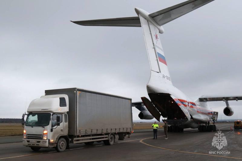 وزارة الطوارئ الروسية تقدم 25 طناً أخرى من المساعدات الإنسانية لسكان قطاع غزة
