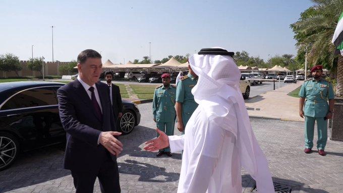 وزير الداخلية الإماراتي يلتقي بنظيره الأوزباكستاني، ويناقشان سبل تعزيز آفاق التعاون الثنائي