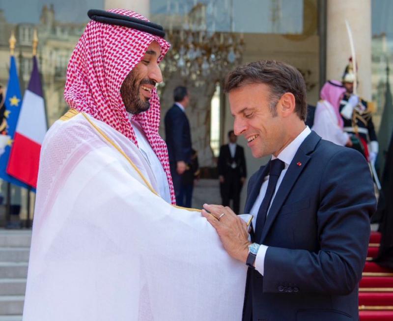 اتصال هاتفي بين ولي العهد السعودي والرئيس الفرنسي