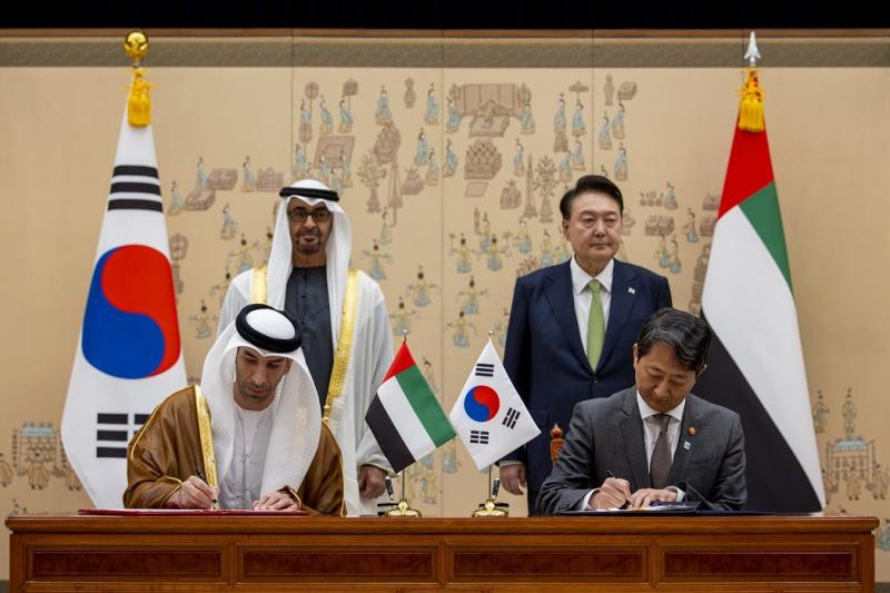 مباحثات مثمرة حول تعزيز العلاقات الثنائية خلال زيارة الشيخ محمد بن زايد لجمهورية كوريا الجنوبية