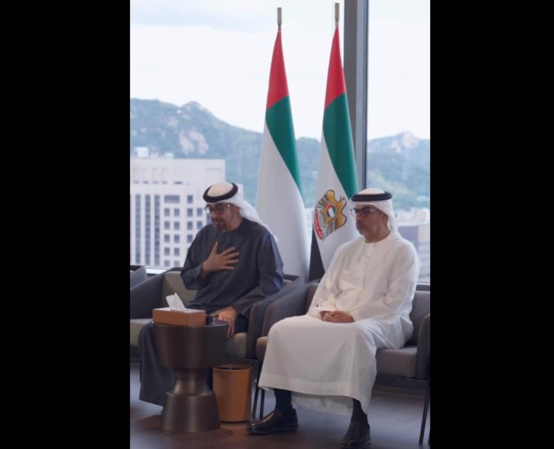 الرئيس الإماراتي يلتقي بطلاب بلاده المبتعثين في كوريا الجنوبية ويلقي عليهم كلمة (فيديو)