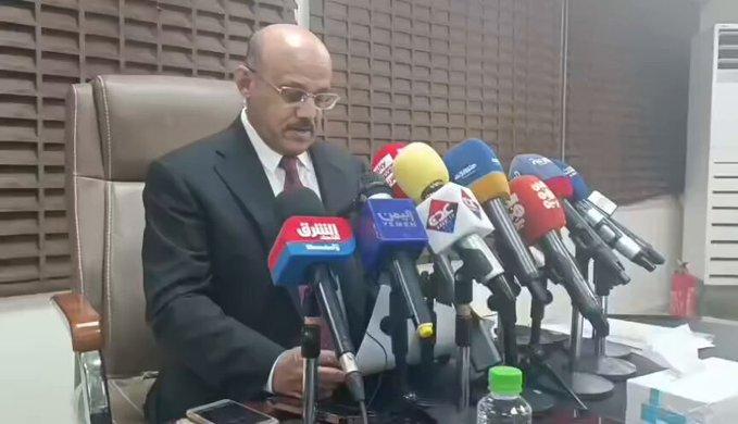أول تصريح لمحافظ البنك المركزي اليمني في عدن عقب قراراته الأخيرة (فيديو)