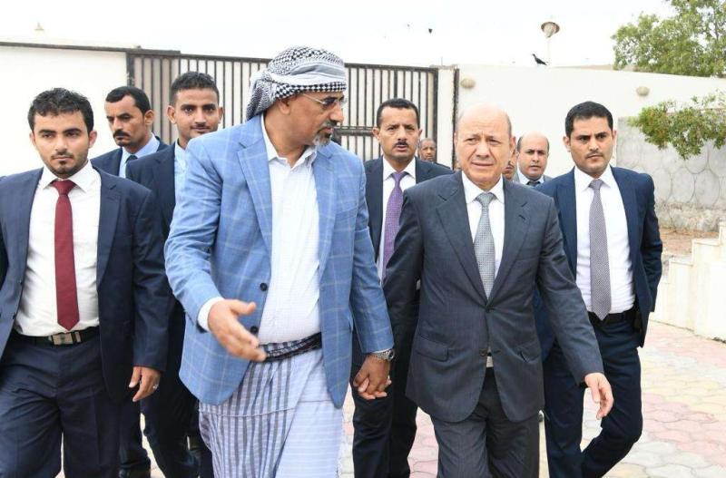 قيادة المجلس الرئاسي تتخذ قرار بالإجماع بتأجيل تنفيذ قرارات البنك المركزي اليمني الأخيرة