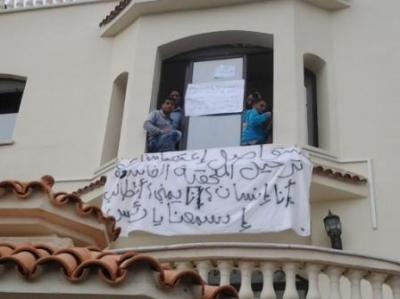طلاب اليمن في الجزائر يغلقون أبواب الملحقية الثقافية لليوم الخامس ويدخلون في إضراب مفتوح