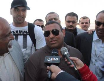 نسيم حميد يصل إلى مطار صنعاء الدولي برفقة البطل العراقي آدم، واستقبال رسمي وشعبي حاشد (صور)