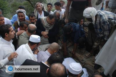 (صور) تشييع جثمان رجل الأعمال توفيق عبد الرحيم مطهر إلى مثواه الأخير في تعز