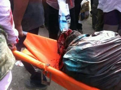 مقتل 14 شخص في قصف للجيش اليمني على مدرسة بالضالع (صور نعتذر عن بشاعتها)