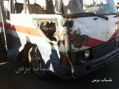 بالصور: آثار انفجار حافلة تابعة للجيش بمنطقة دار سلم بصنعاء