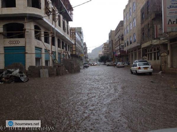 بالصور: هطول الامطار عصر اليوم على العاصمة صنعاء