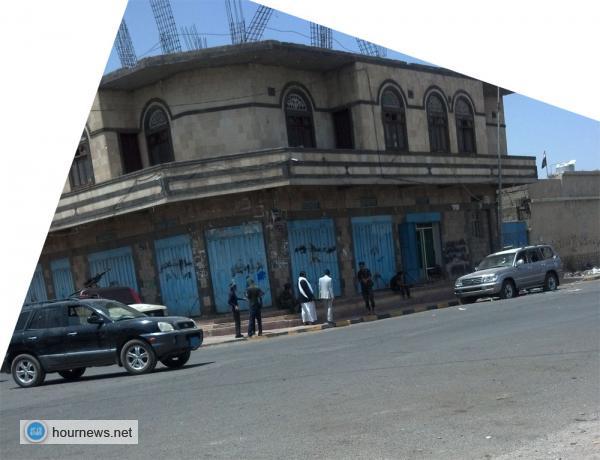 بالصور: احداث الاشتباكات والقصف يوم أمس وسط صنعاء بمدفع بي 10 والآر بي جي، بين بيت فاضل ودحان
