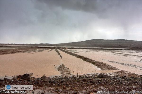 صور رائعة لسيول الأمطار وتشكيلات السحاب على منطقة بني مطر أمس الأول
