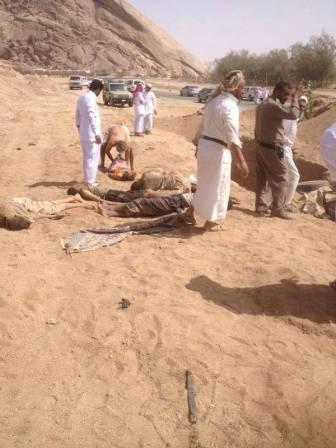 وفاة 10 وإصابة 18 آخرين معظمهم يمنيين في حادث مروري مروع في السعودية (صور) 